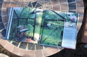 Bog; Havehuse og Hyggekroge